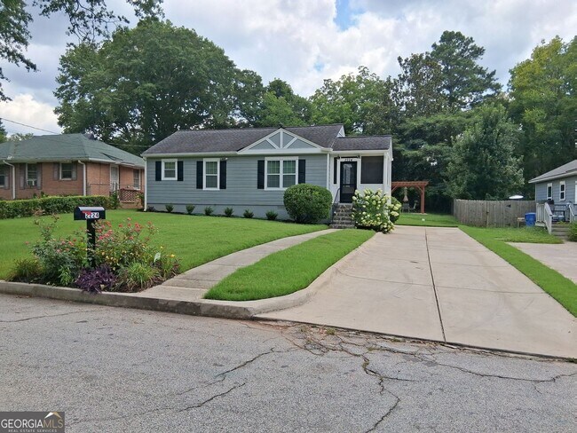 Building Photo - 2224 Baker Terrace NW