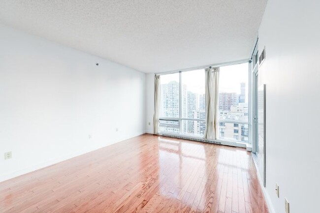 Foto del edificio - 20 Newport Pkwy