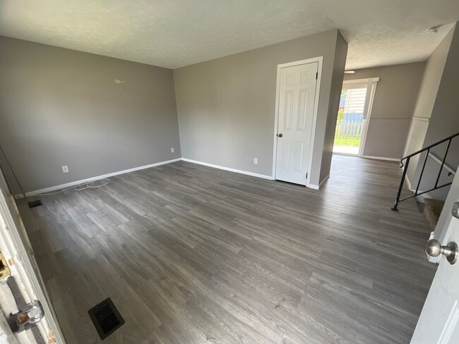 Building Photo - 615 Moss Oak Ave