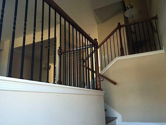 Building Photo - 921 Fawn Way