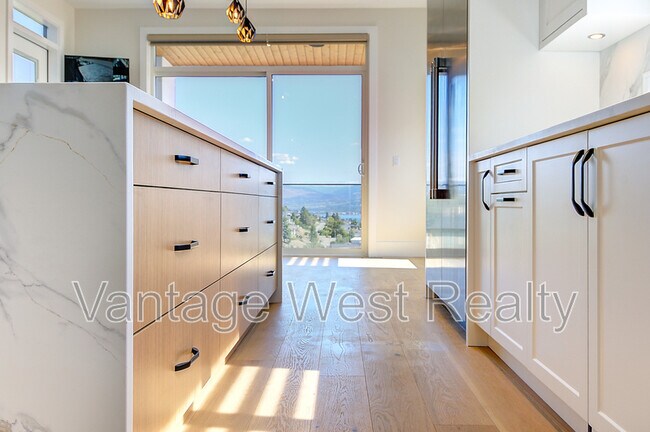Photo du bâtiment - 1511-1511 Vineyard Dr