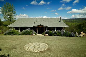 Building Photo - 2077 Stagecoach Canyon Rd