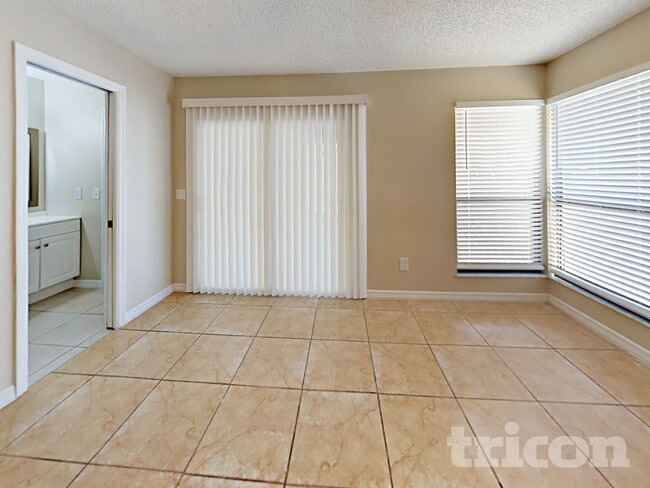 Building Photo - 2125 El Campo Ave