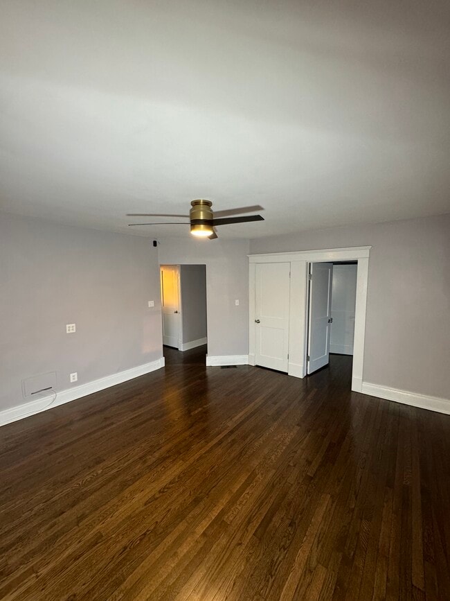 living room - 1818 Ashland Ave