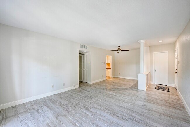 Building Photo - 2230 S Piney Point Rd