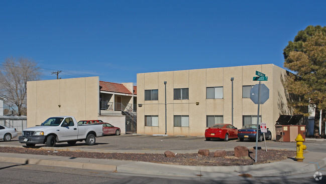 Building Photo - Tres Caminos
