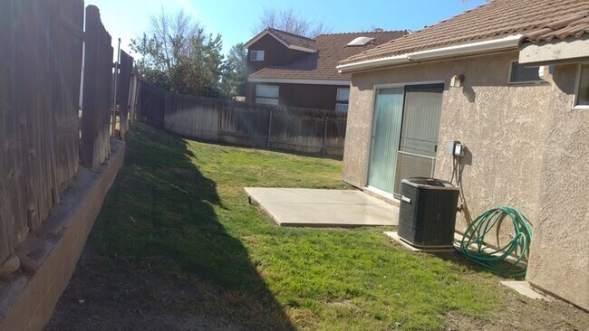Building Photo - 1343 Bristol Ct