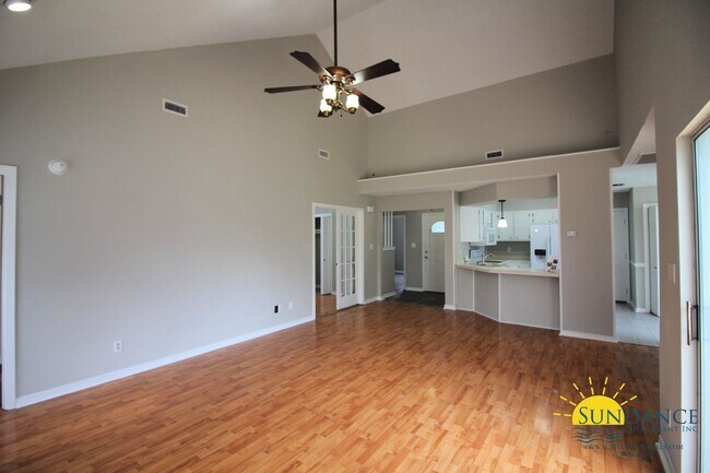 Building Photo - Beautiful 3 Bedroom Home in Fort Walton