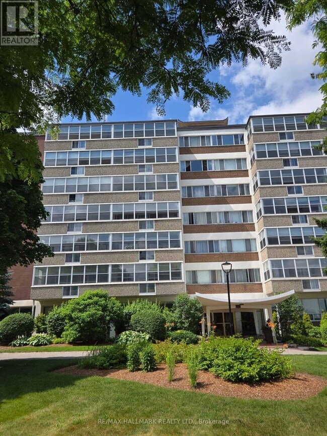 Building Photo - 45-645 Westmount Rd N
