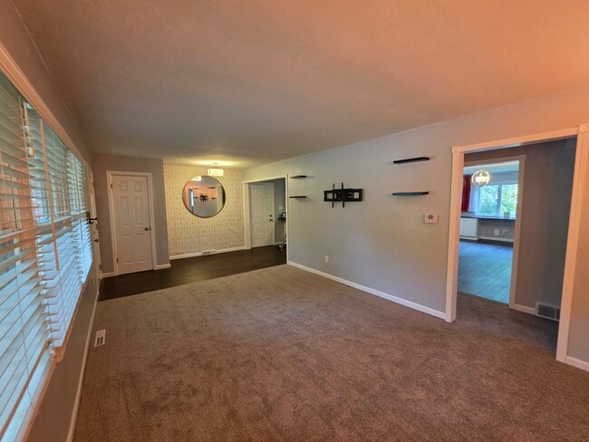 Building Photo - 4509 Wakonda Pky