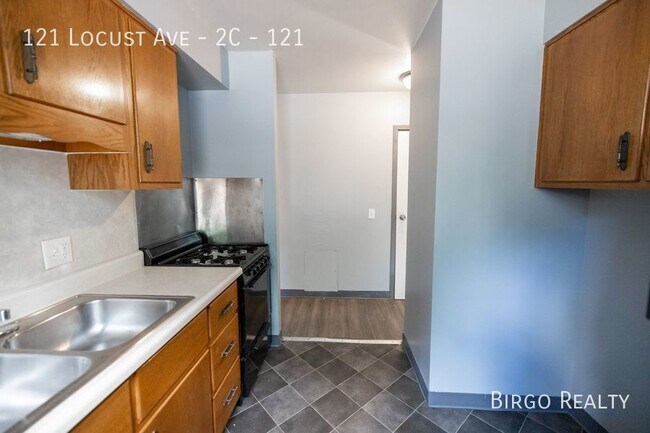 Foto del edificio - $300 Security Deposit and 1 Month Free for...