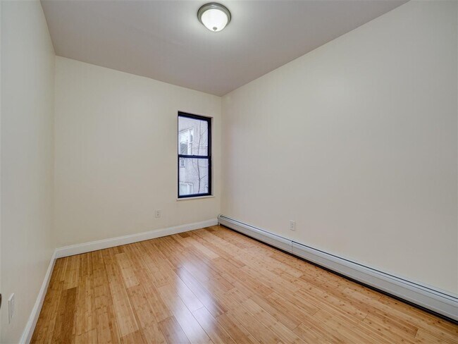 Foto del edificio - 852 West Side Ave