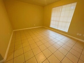 Building Photo - 919 Progreso Dr