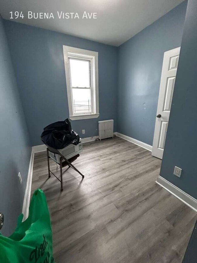 Foto del edificio - 194 Buena Vista Ave