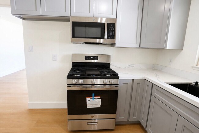 Foto del edificio - Adorable 1 Story Home For You, 2 weeks free rent