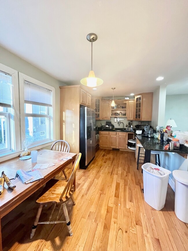 Building Photo - 21 Dorr St