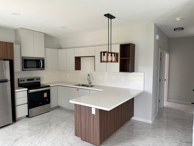 Building Photo - 703 Pedro St