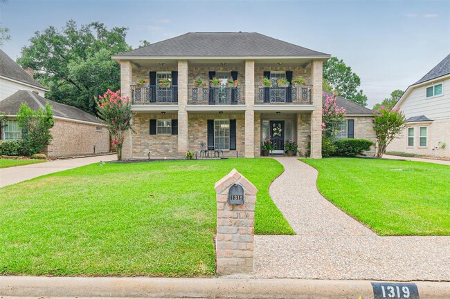 Building Photo - 1319 Kempsford Dr