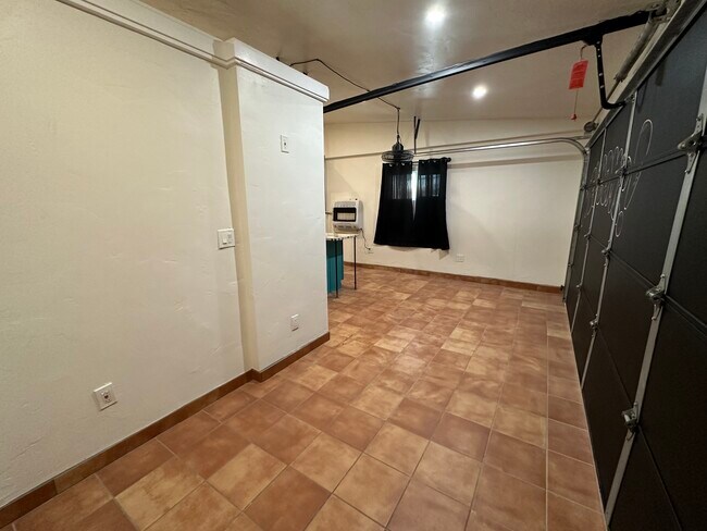 Foto del edificio - 3822 Polaris Dr