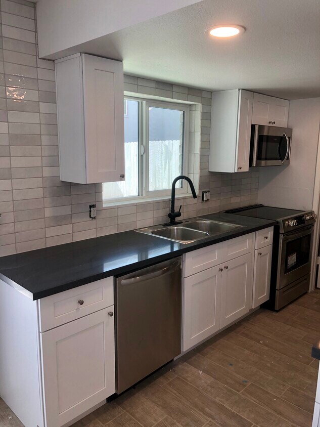 375 W Pierson St Unit 4, Phoenix, AZ 85013 Apartment for Rent in Phoenix, AZ