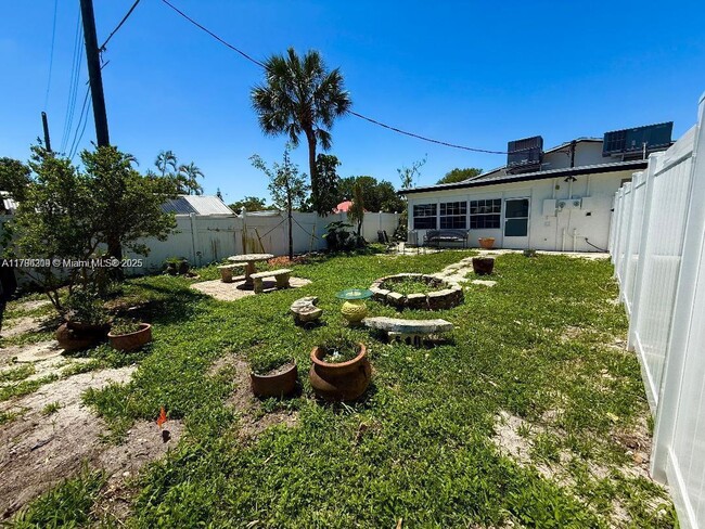 Foto del edificio - 5160 SW 26th Ave