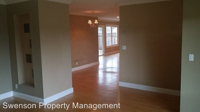 Building Photo - 3003 Pine Valley Rd