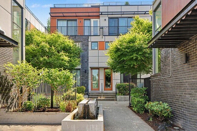 Foto del edificio - 3810 California Ave SW
