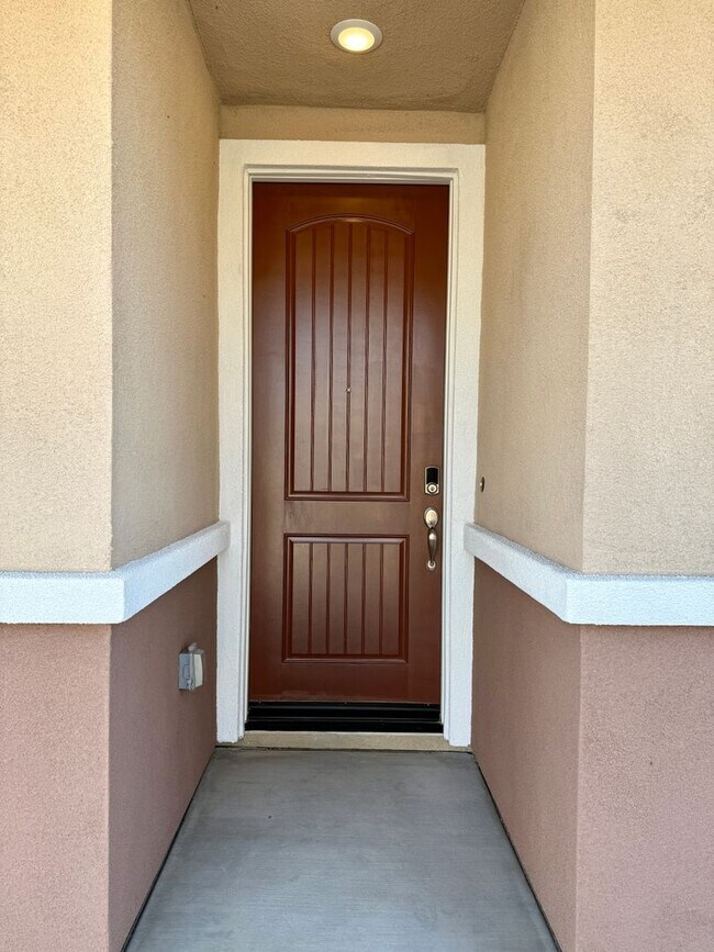 Foto del edificio - Brand New Luxury 2 story Home