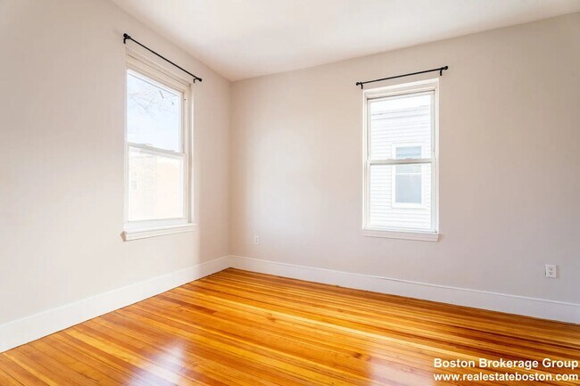 Foto del edificio - Hip 3 bed 1 bath