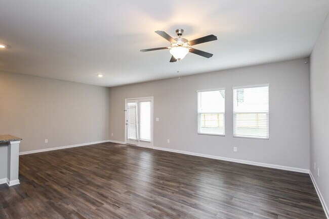 Building Photo - 3735 Newbury Pl