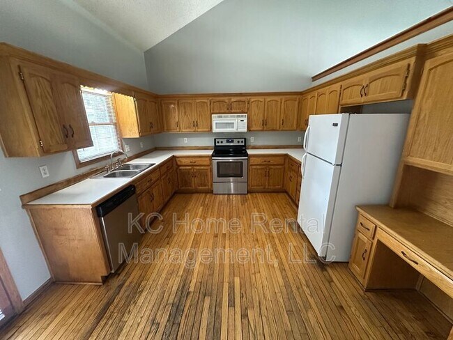 Building Photo - 7324 N Oakland Ave