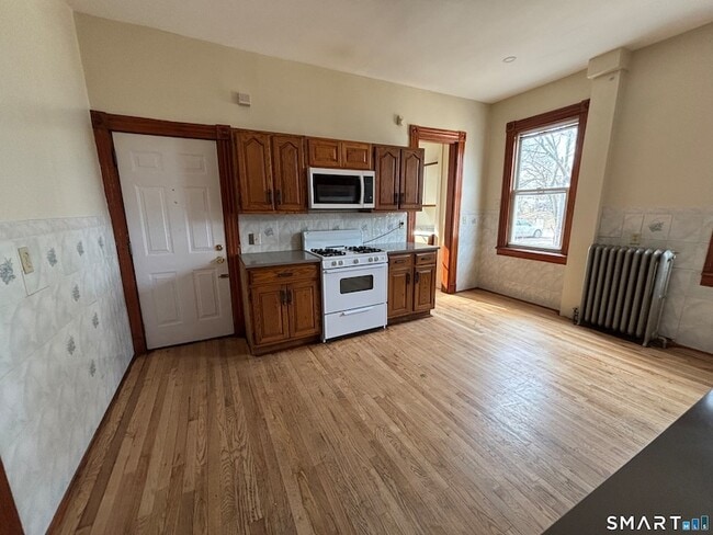 Building Photo - 1231 State St