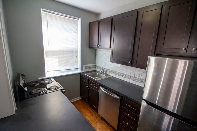 Foto del edificio - 4242 Botanical Ave