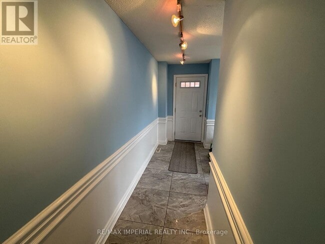 Building Photo - 90 Stornwood Ct