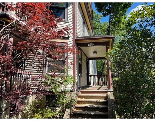 Building Photo - 93 Moraine St