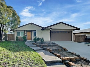 Building Photo - 27848 Crosspath Ave