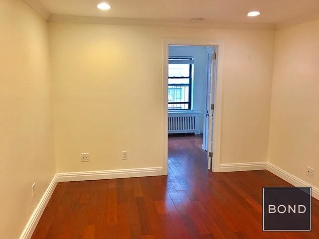 Plano de planta - 1061 First Avenue
