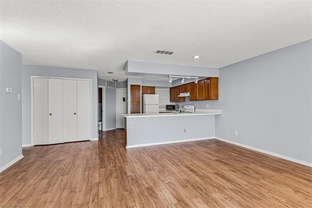 Foto del edificio - 304 Henry M Chandler Dr