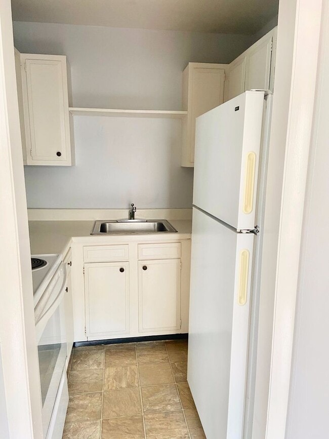 Building Photo - 1BR/1BA off of Shore Drive near Pleasure H...