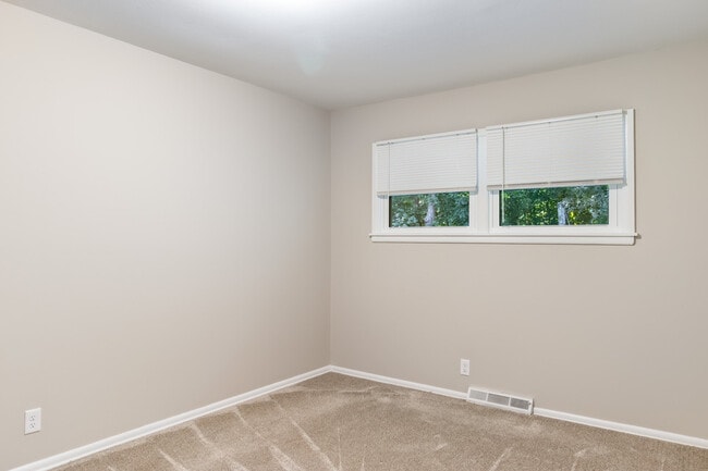 Foto del edificio - 7225 Euston St