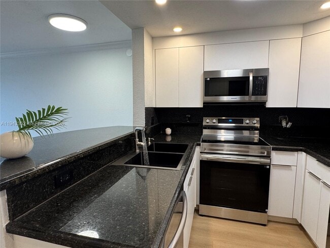 Foto del edificio - 2020 NE 135th St