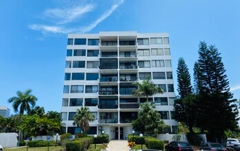 Building Photo - 1500 Presidential Way