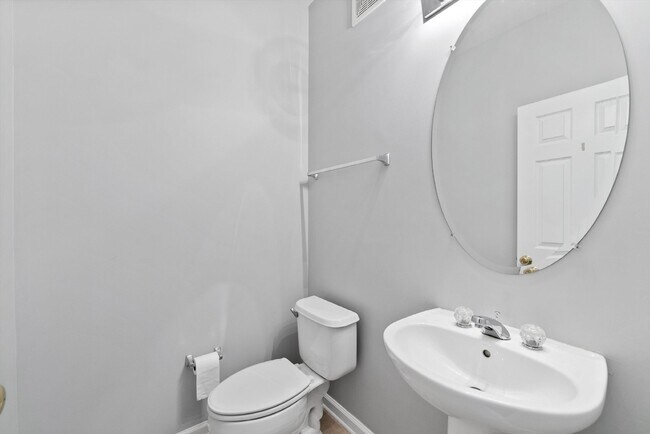 Building Photo - Experience luxurious living in this two-bedroom, two-bath condo located in the Ridges at Belmont ...