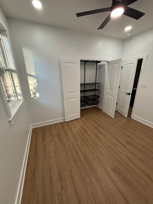 Foto del edificio - 2821 S Delaware St