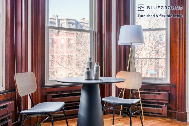 Foto del edificio - 230 Newbury St