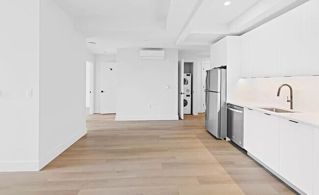 Building Photo - 215 East 124th Street