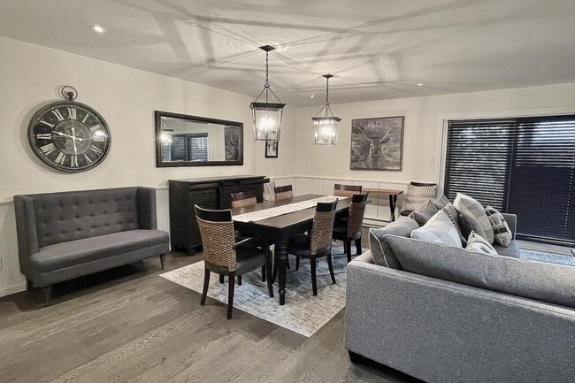 Building Photo - 571 Oxbow Crescent