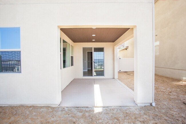 Foto del edificio - Beautiful Modern 4Be/3.5Ba 3 Story Home in Desirable Diamond Bar!