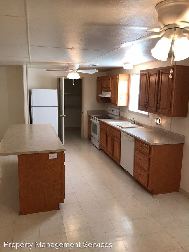 Foto del edificio - 3 br, 1 bath House - 12457 S. HWY 16