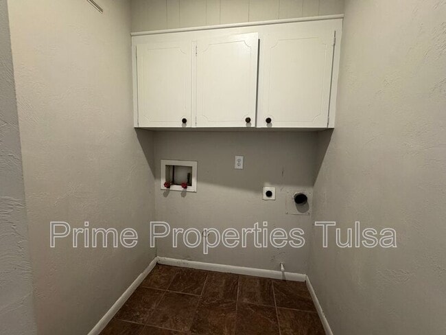 Foto del edificio - 1525 S 122nd E Ave